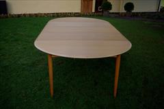 Soro Stole oak table1.jpg